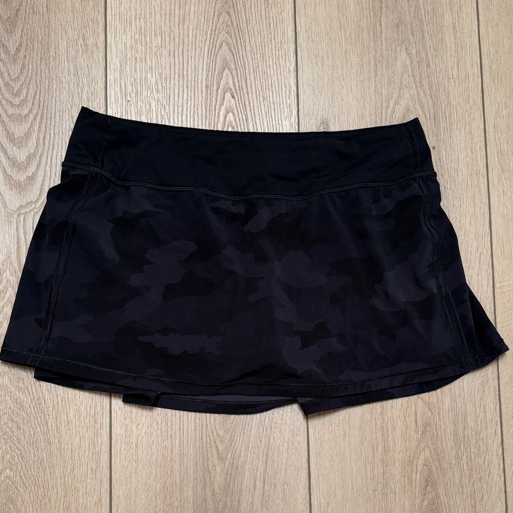 Lululemon pace rival skirt size 10 black camo